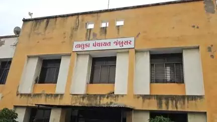 જંબુસર: જંબુસર તાલુકાના દેહગામ ગામે શિક્ષકોની અછતને લઈને વાલીઓએ આપ્યો અલ્ટીમેટમ
