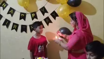 बेटा अर्णव निमेष के जन्मदिन का अनोखा दृश्य | |