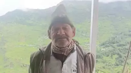 चमोली: भूस्खलन से बहुमंजिले भवन को खतरा, निरीक्षण के बाद समय पर सुरक्षात्मक कार्य न होने से बन रहा खतरा: नंदन सिंह रावत