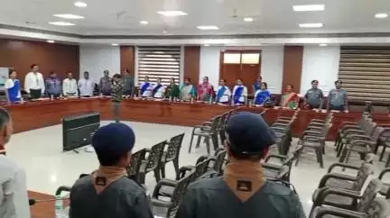 लखीमपुर: कलेक्ट्रेट के अटल सभागार में जिला परिषद की बैठक संपन्न, स्वच्छता व प्लास्टिक मुक्ति अभियान के एंबेसडर बनेंगे स्काउट-गाइड