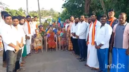சீர்காழி: ஆட்சியில் இல்லாத நிலையிலேயே 200 ரூபாயா ஆட்சிக்கு வந்தா..? மடவாய் மேடு கிராமத்தில் தவெக வினர் அதிரடி