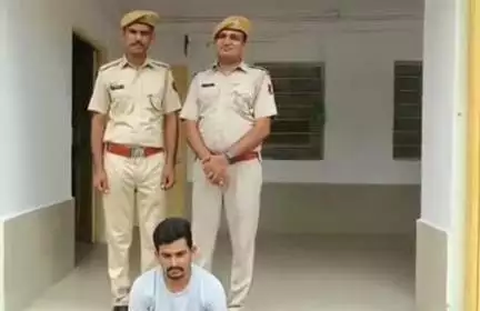 बाड़मेर: पुलिस थाना रीको टीम ने एनडीपीएस एक्ट प्रकरण में 3 माह से वांछित, ₹10,000 के ईनामी अपराधी को किया गिरफ्तार