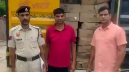 पलवल: ANC पलवल टीम ने ₹6.50 लाख की 250 पेटी देसी शराब की खेप के साथ तस्कर को किया गिरफ्तार