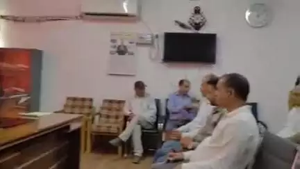 आनी: सेब सीजन के दौरान आनी में सड़कों को दुरुस्त करने के एसडीएम ने दिए निर्देश