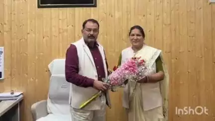 अल्मोड़ा: एसएसजे विवि पहुंची दर्जाधारी राज्यमंत्री गंगा बिष्ट, कुलपति ने शिक्षकों के अभाव व उपलब्धियों से कराया अवगत