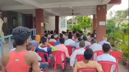 चेरिया बरियारपुर: चेरियाबरियारपुर थाना परिसर में मोहर्रम पर्व को लेकर शांति समिति की बैठक आयोजित
