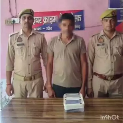 खैर: खैर पुलिस ने पुराने कोल्ड स्टोर के पास से एक अभियुक्त को एक तमंचा और दो जिंदा कारतूस के साथ गिरफ्तार कर जेल भेजा