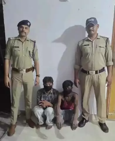 रुद्रपुर: रुद्रपुर कोतवाली पुलिस ने अलग-अलग दो मुकदमों में फरार दो वारंटियों को रम्पुरा स्थित उनके घर से किया गिरफ्तार