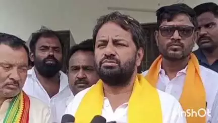 మదనపల్లి పట్టణం రెండవ వార్డు సచివాలయంలో బుధవారం ఎమ్మెల్యే షాజహాన్ భాష సుపరిపాలన తొలి అడుగు కార్యక్రమం నిర్వహించారు