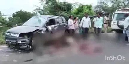 डही: निसरपुर के कटनेरा पुल पर भीषण सड़क हादसा, एक व्यक्ति की मौत, 4 घायल