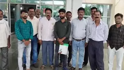 बालाघाट: टटेकसा-तुमसर पंचायत में विकास ठप, 5 माह से सचिव व सरपंच लापता, ग्रामीणों ने कलेक्टर को ज्ञापन सौंपा