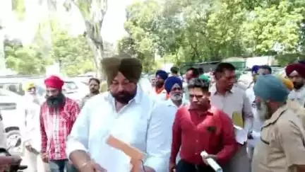 ਨਵਾਂਸ਼ਹਿਰ: ਲੈਂਡ ਪੂਲਿੰਗ ਸਕੀਮ ਨੂੰ ਲੈ ਕੇ ਨਵਾਂਸ਼ਹਿਰ ਦੇ ਪਿੰਡ ਮਹਾਲੋਂ, ਗੁੱਜਰਪੁਰ ਅਤੇ ਜੱਬੋਵਾਲ ਦੇ ਲੋਕਾਂ ਨੇ ਡੀਸੀ ਨੂੰ ਦਿੱਤਾ ਮੰਗ ਪੱਤਰ