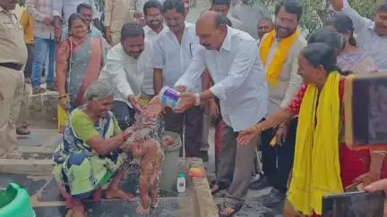 నంద్యాల 24వ వార్డులో సుపరిపాలలో తొలి అడుగు కార్యక్రమాన్ని ప్రారంభించిన మంత్రి ఫరూక్