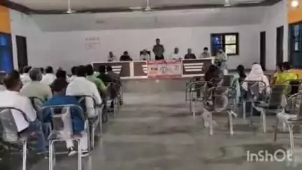 चौरीचौरा: विशेष संचारी रोग नियंत्रण अभियान को लेकर सरदारनगर ब्लाक मुख्यालय पर हुई बैठक