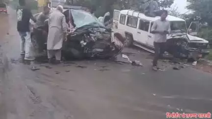 माखन नगर में हुआ बड़ा हादसा तूफान गाड़ी और स्विफ्ट कार की भिड़त 9 लोग घायल