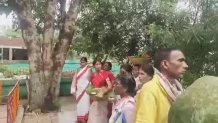 कांके: मिसिर गोंदा में आषाढ़ी पूजा का आयोजन, बड़ी संख्या में जुटे सरना आदिवासी समुदाय के लोग