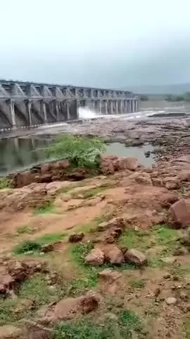 नरवर: नरवर मोहनी डेम का सायरन बजाकर खोला गया एक गेट