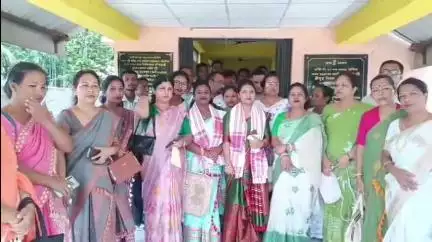 মাৰ্ঘেৰিটা: বৰবিল আৰু দুৱাৰমাৰা পঞ্চায়তৰ নিৰ্বাচিত ৱাৰ্ড সদস্যৰ ডিগবৈ উন্নয়ন খণ্ডৰ কাৰ্যালয়ত শপত গ্ৰহণ