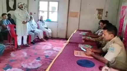 चैनपुर: मोहर्रम को लेकर चैनपुर थाना में हुई शांति समिति की बैठक