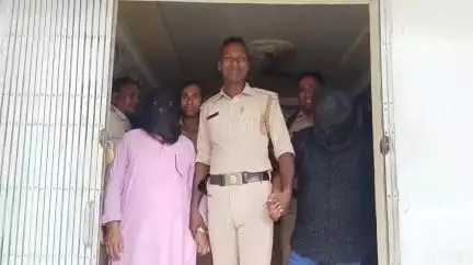 জলঙ্গি: সাগরপাড়ায় জালিয়াতির অভিযোগে আইনজীবী সহ  গ্রেফতার ১