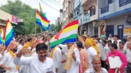 मंदसौर: नई आबादी के संजय गांधी उद्यान में आचार्य निपुणरत्नसूरिश्वर महाराज का चातुर्मास हेतु मंगल प्रवेश
