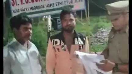 फिरोज़ाबाद: रामगढ़ थाना पुलिस ने गौवध और गैंगस्टर एक्ट के दो आरोपियों को 6-6 माह के लिए किया जिला बदर