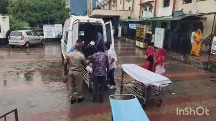 भीलवाड़ा: कुड़ी चौराहे के समीप तेज रफ्तार कार ने बाइक को मारी टक्कर, हादसे में बाइक सवार 3 लोग गंभीर घायल