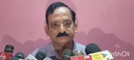 बलिया: बलिया के सात ब्लॉकों में बनेगा पब्लिक हेल्थ यूनिट, सीएमओ ने जिला अस्पताल स्थित कार्यालय में दी जानकारी