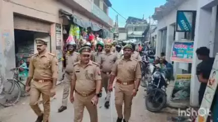 नानपारा: रुपईडीहा में मोहर्रम पर्व के दृष्टिगत पुलिस ने संवेदनशील क्षेत्रों का लिया जायजा, ड्रोन कैमरे से शुरू की निगरानी