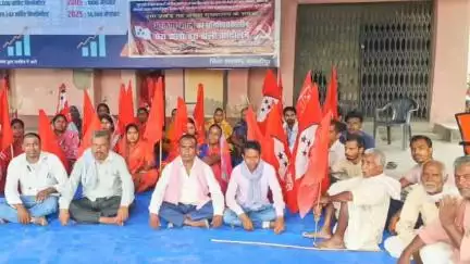 पूसा: भाकपा माले का मनरेगा कार्यालय के सामने भ्रष्टाचार के खिलाफ धरना तीसरे दिन भी जारी