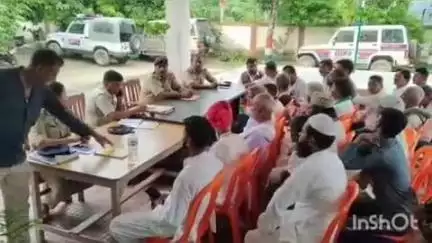 बखरी: बखरी थाना परिसर में ताजिया जुलूस को लेकर शांति समिति की बैठक, विभिन्न राजनीतिक और सामाजिक कार्यकर्ता शामिल हुए