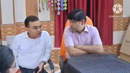 संभल: किसौली गांव के पीएम श्री विद्यालय का जिलाधिकारी ने किया निरीक्षण