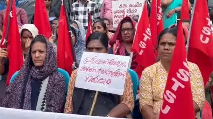 വെെത്തിരി: കേന്ദ്ര സർക്കാർ അവഗണനക്കെതിരെ അധ്യാപകർ കൽപ്പറ്റ എസ്.എസ്.കെ ഓഫീസിന് മുന്നിൽ ധർണ നടത്തി