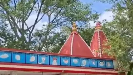 বোলপুর-শ্রীনিকেতন: কঙ্কালীতলা মন্দিরে গর্ভগৃহে নাচের ভিডিও ঘিরে বিতর্ক, নড়েচড়ে বসল কঙ্কালীতলা মন্দির কর্তৃপক্ষ।