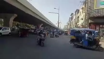 पानीपत: पानीपत-गोहाना रोड पर रेलवे फाटक के पास ट्रैक्टर की टक्कर से कपड़ा विक्रेता की मौत