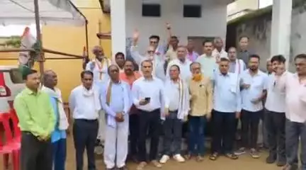 बिंद्रानवागढ़ गरियाबंद: छुरा में किसानों के खाद की कमी के मुद्दे को लेकर कांग्रेस पार्टी ने प्रदेश भर में जगह-जगह धरना दिया