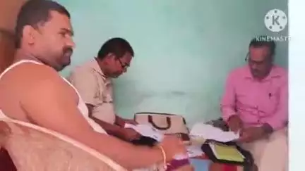 अलौली: रामपुर अलौली गांव में बीएलओ कार्यकर्ताओं ने घर-घर जाकर विशेष गहन पुनरीक्षण का काम शुरू किया