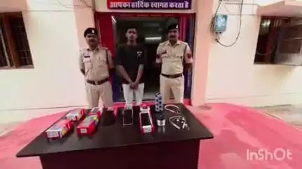 धमतरी: बस स्टैंड स्थित मोबाइल शॉप में चोरी करने वाले एक आरोपी को कोतवाली पुलिस ने किया गिरफ्तार, वारदात में एक नाबालिग भी शामिल