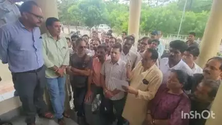 विदिशा नगर: कांग्रेस प्रदेश अध्यक्ष जीतू पटवारी पर FIR के विरोध में, जिला कांग्रेस कमेटी ने पुलिस महानिदेशक को सौंपा ज्ञापन