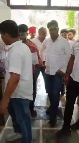 दतिया नगर: रेत यूनियन ने अवैध रेत उत्खनन रोकने के लिए खनिज अधिकारी को दिया आवेदन