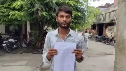 अमेठी: युवक का आरोप, पेड़ से बांधकर पीटा गया, सीओ अमेठी से लगाई न्याय की गुहार