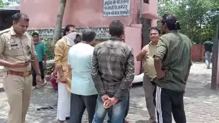 कोल: सीमा फाटक पर ट्रेन की चपेट में आने से एक व्यक्ति की हुई मौत, पुलिस ने शव का कराया पोस्टमार्टम