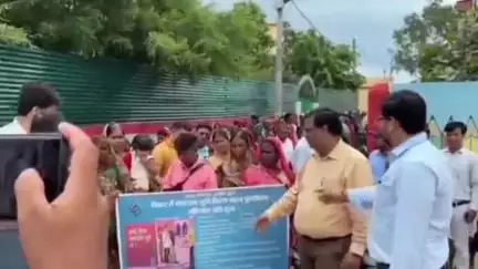 बरबीघा: बरबीघा प्रखंड के नरसिंहपुर,शेखोपुरसराय प्रखंड के अंबारी एवं चारुआमा में वरीय प्रभारी द्वारा निरीक्षण