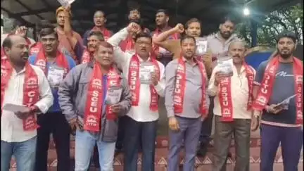 రామగుండం: సింగరేణి రెండో గనిలో సమ్మె బుక్ లెట్ ను ఆవిష్కరించిన సిఐటియు ఆర్జీవన్ కార్యదర్శి మెండే శ్రీనివాస్
