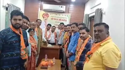 आबू रोड: आबूरोड में भाजपा के प्रदेशाध्यक्ष मदन राठौड़ के जन्मदिन पर भाजपा मंडल द्वारा आबकारी कार्यालय में कार्यक्रम हुआ