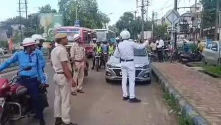 বারাবনী: আসানসোলে অবৈধ পার্কিং থেকে ১৫টি বাইকে ফাইন করা হলো বললেন ACP ট্রাফিক