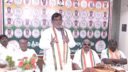 అదిలాబాద్ అర్బన్: స్థానిక సంస్థల్లో కాంగ్రెస్ గెలుపే లక్ష్యంగా పనిచేయాలి : టీపీసీసీ ప్ర‌ధాన కార్య‌ద‌ర్శి ఇంద్ర‌క‌ణ్ రెడ్డి...