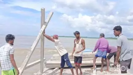 মানকাচৰ: নিছিনপুৰত গৰাখহনীয়া প্ৰতিৰোধৰ বাবে RCC পাৰ্কুপাইনৰ কাম আৰম্ভ