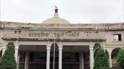 इंदौर: लव जिहाद फंडिंग मामले में फरार ₹10 हज़ार के ईनामी कांग्रेस पार्षद अनवर कादरी उर्फ़ डकैत पर कई गंभीर आरोप