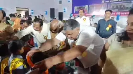अंबिकापुर: अंबिकापुर के राजमोहिनी देवी भवन में जिला स्तरीय शाला प्रवेश उत्सव का भव्य आयोजन, नवप्रवेशी बच्चों का हुआ स्वागत